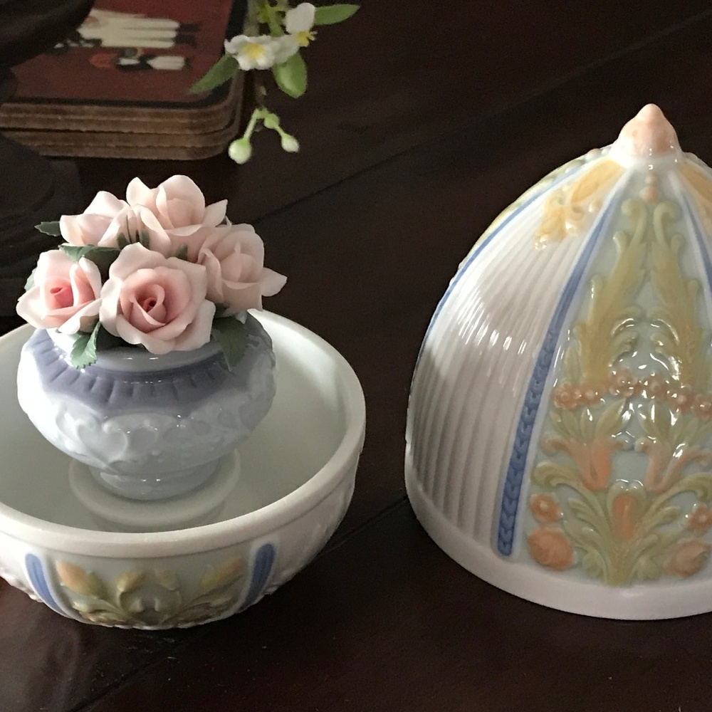 LLADRO SUMMER EGG #06293 ROSES RETIRED IN BOX